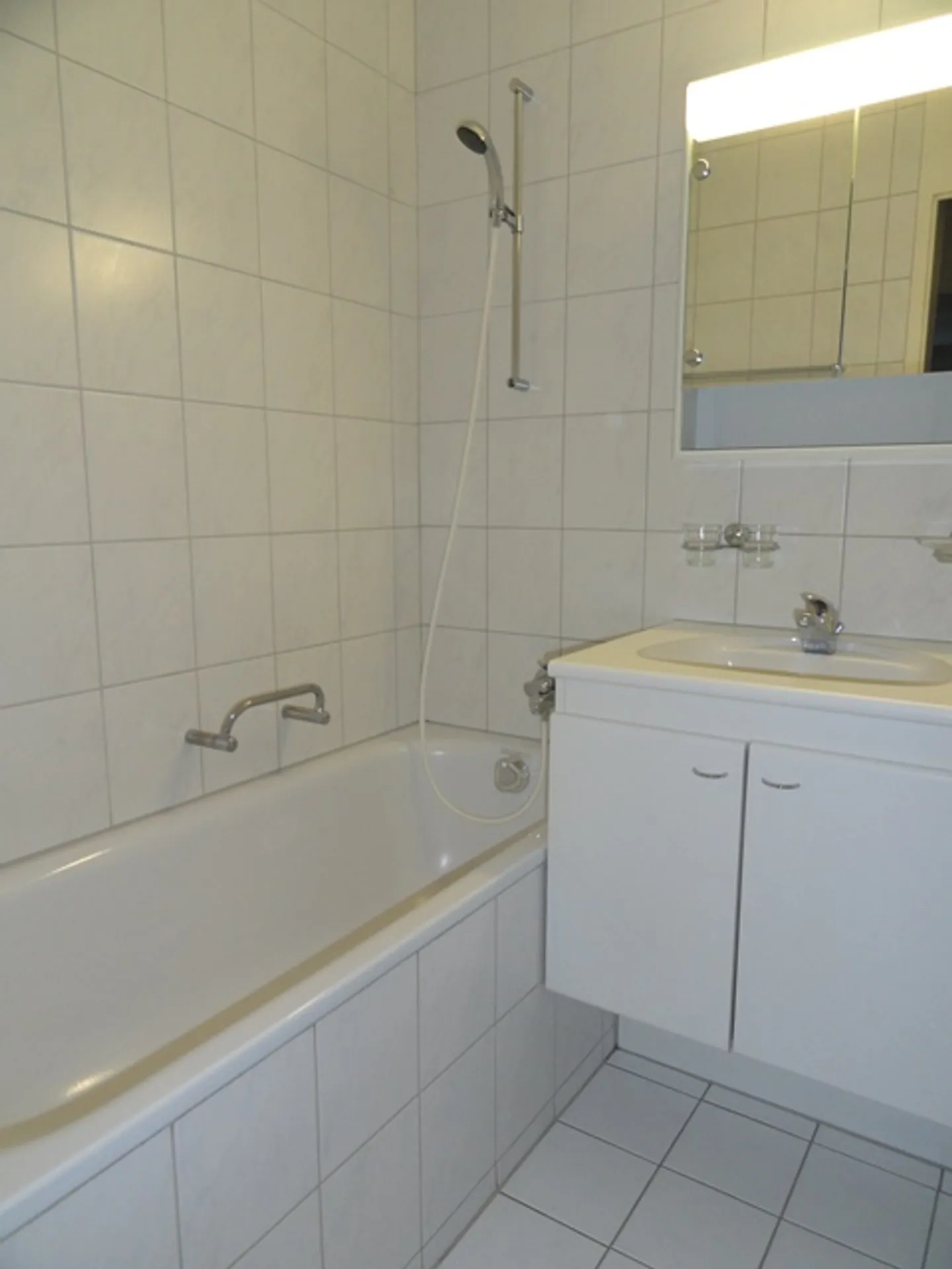 Helle Wohnung mit Balkonen - Foto 5 von 5