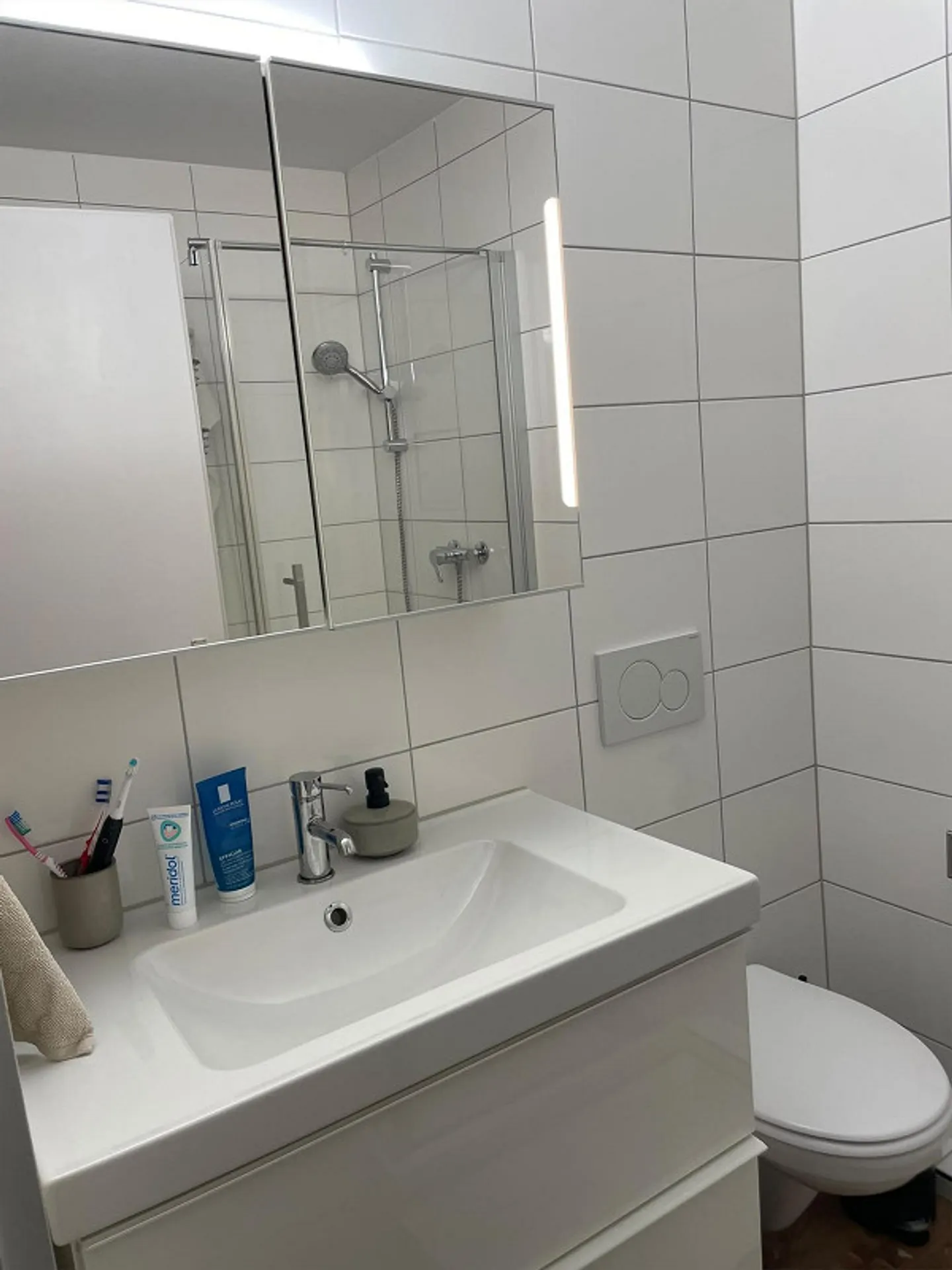 Affordable, bright renovated 3.5 room apartment - Photo 2 of 9