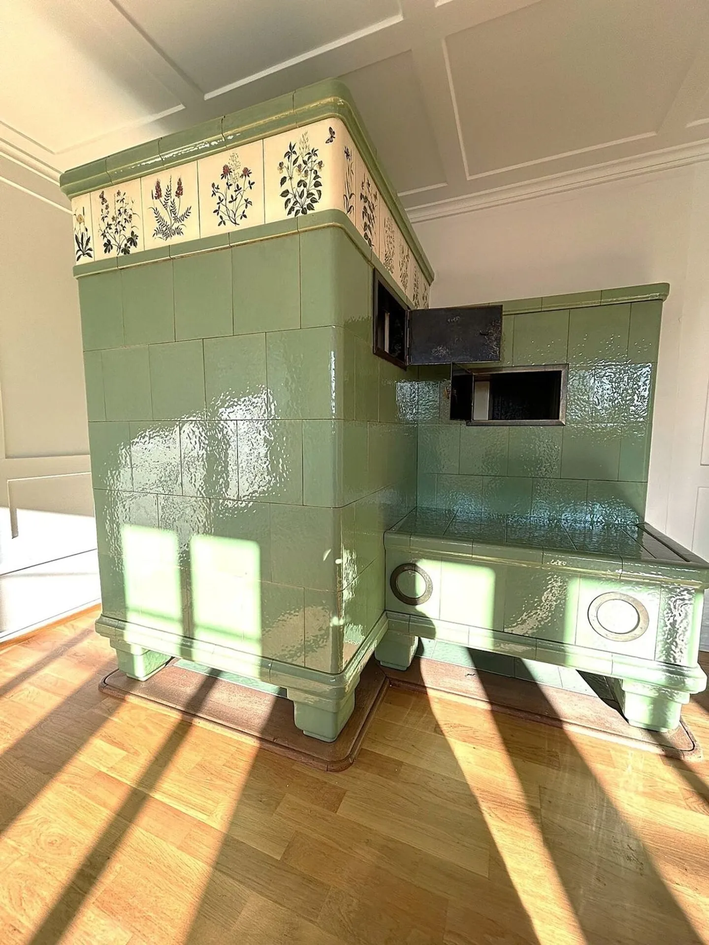 4-Room Bijou by Lake Zurich with Garden - Photo 4 of 12