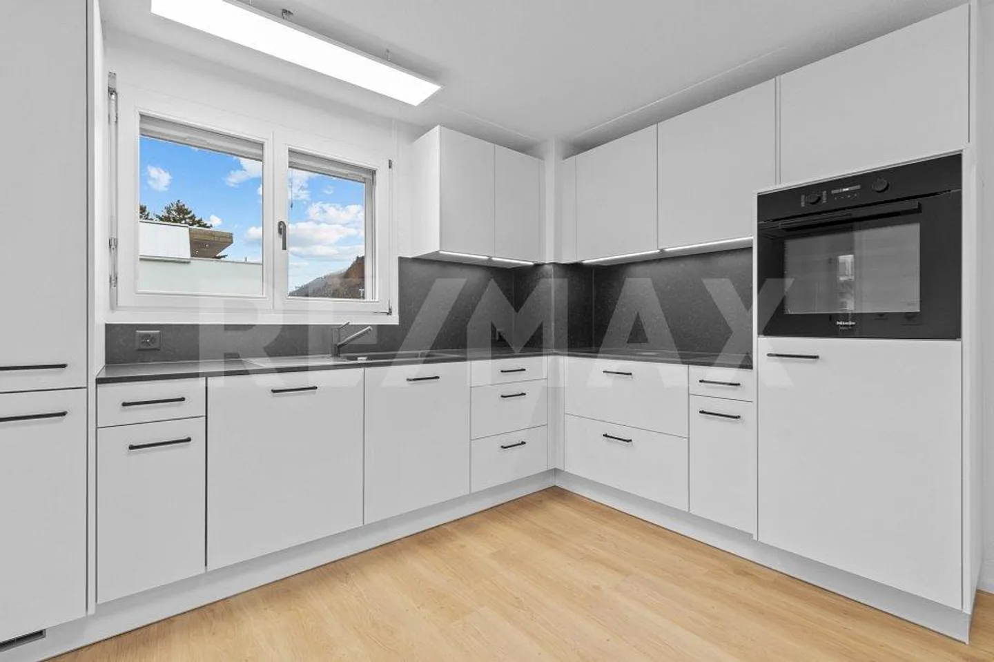 4 ½-Room Apartment - freshly renovated & ready to move in - Photo 1 of 13