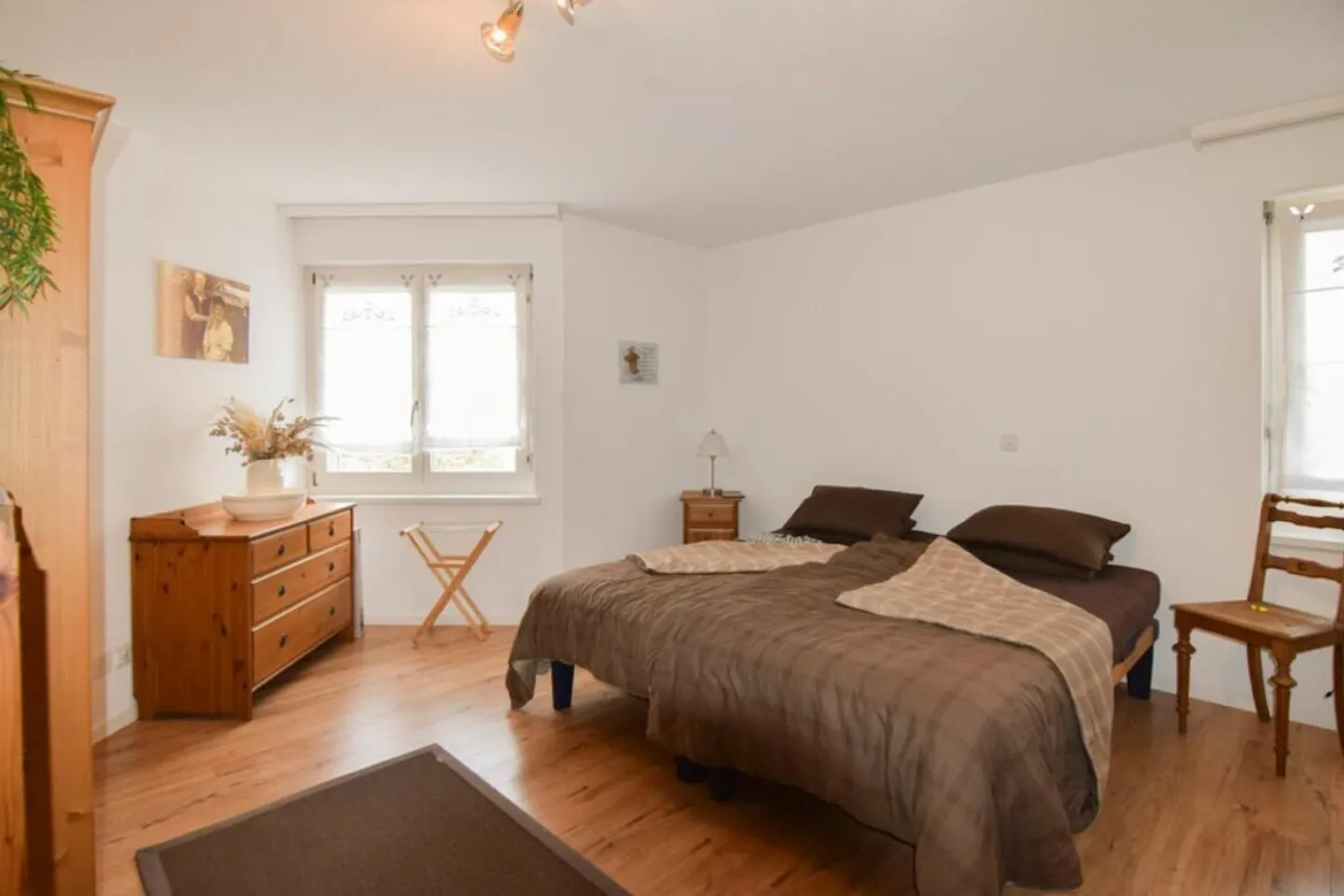 Appartement chaleureux de 4,5 pièces avec cheminée et grand balcon - Photo 9 sur 13