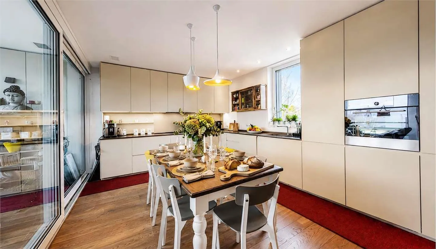 Elegant penthouse with 6 rooms and large terraces in Bellinzona - Photo 4 of 13