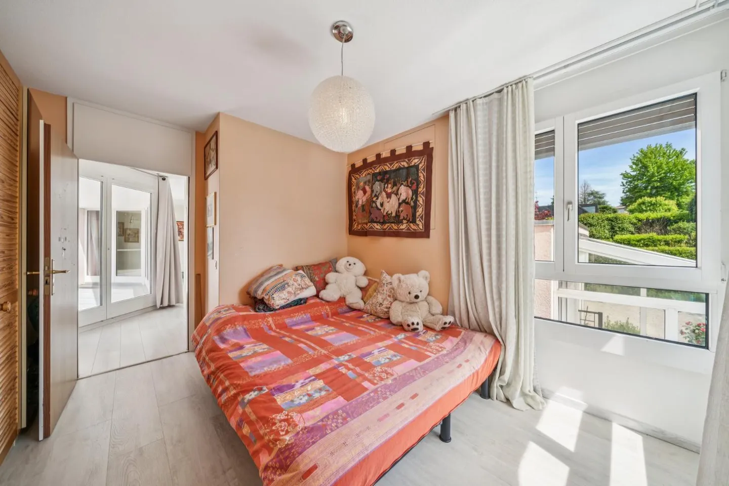 Magnificent Villa in the heart of a 1500m2 garden - Photo 13 of 18