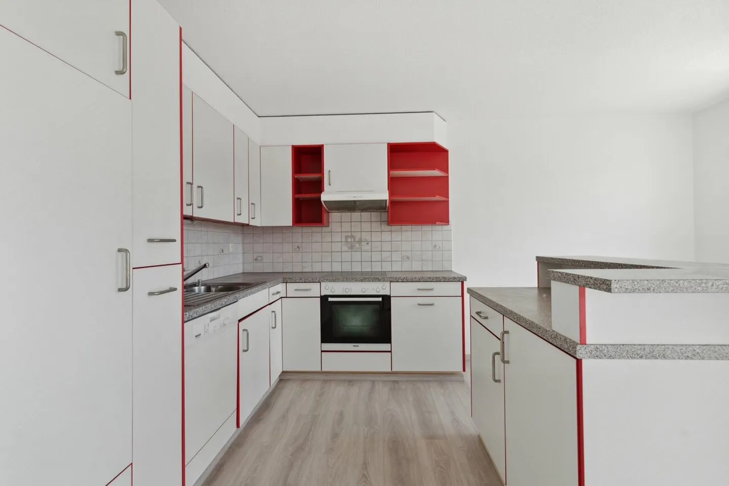 APPARTEMENT À LOUER DANS QUARTIER TRÈS ENSOLEILLÉ ET FAMILIAL - Photo 2 sur 10