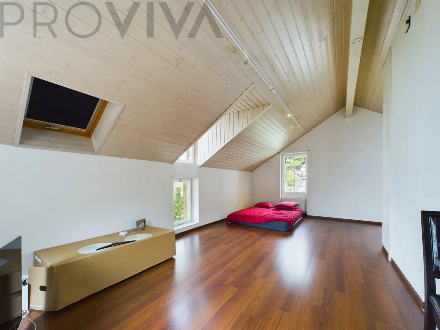 Vue sur le lac, près du château, investissement d'avenir. - Photo 2 sur 6