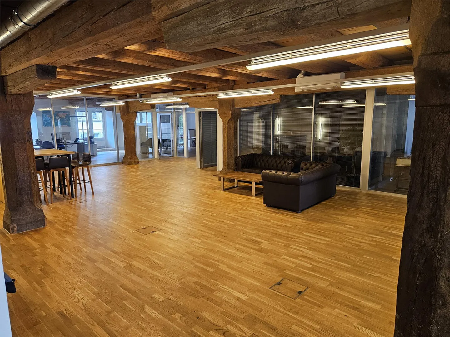 Espaces de bureau modernes dans un emplacement central à Schaffhouse - Photo 2 sur 7