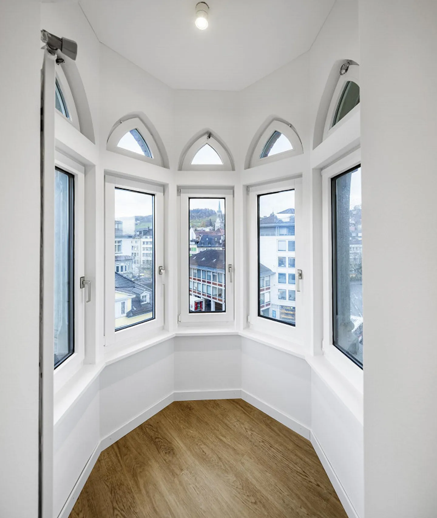 Office space in prime location! - Photo 4 of 5