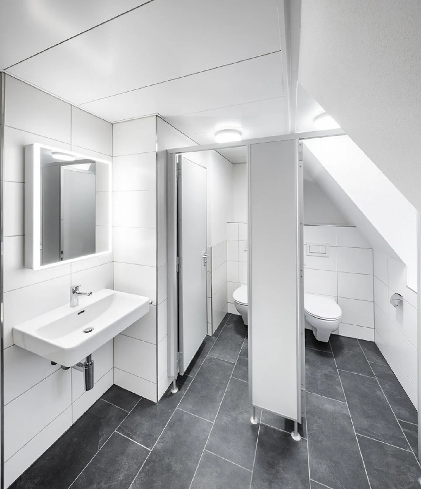 Office space in prime location! - Photo 5 of 5