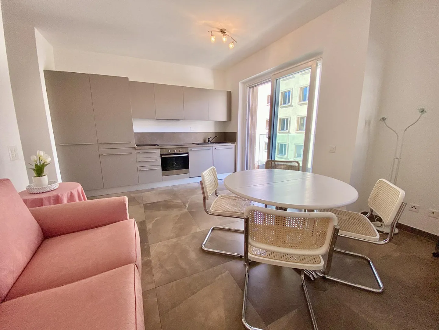 Appartamento con 2,5 stanze nel cuore di Lugano - Foto 2 di 11
