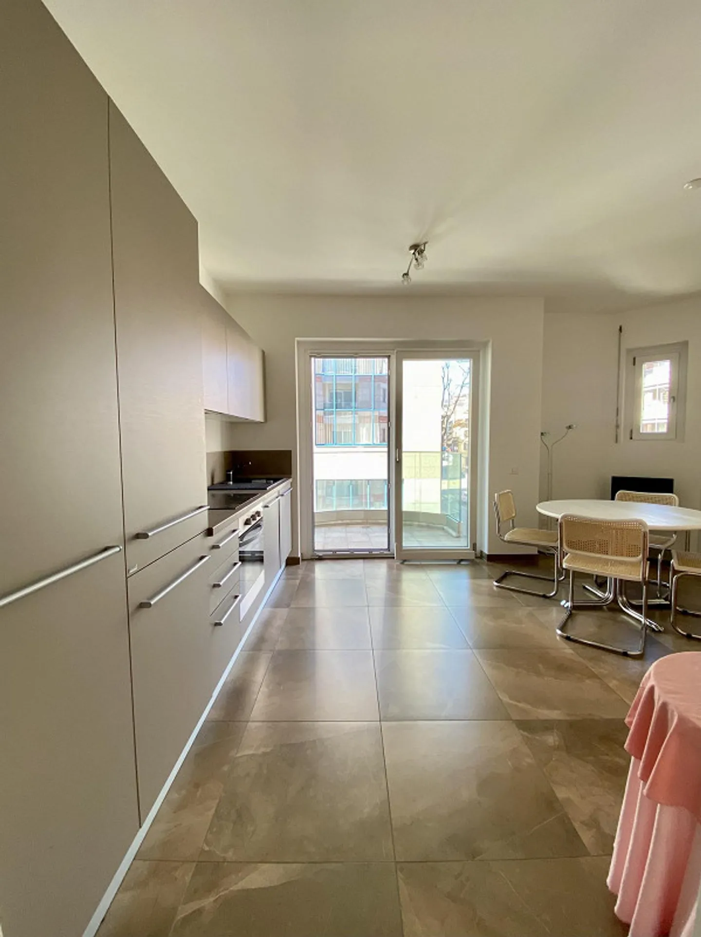 Appartamento con 2,5 stanze nel cuore di Lugano - Foto 3 di 11