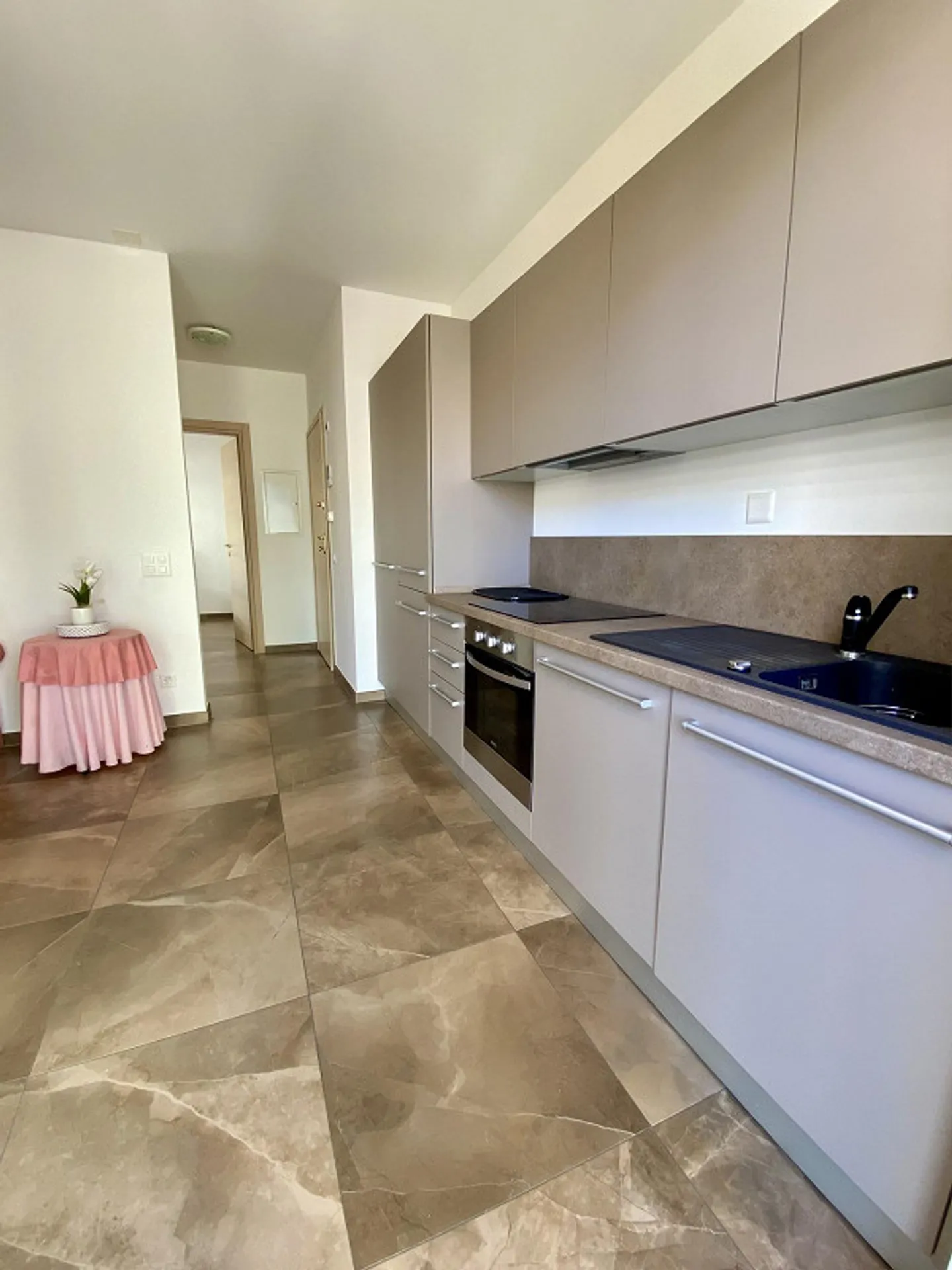 Appartamento con 2,5 stanze nel cuore di Lugano - Foto 4 di 11