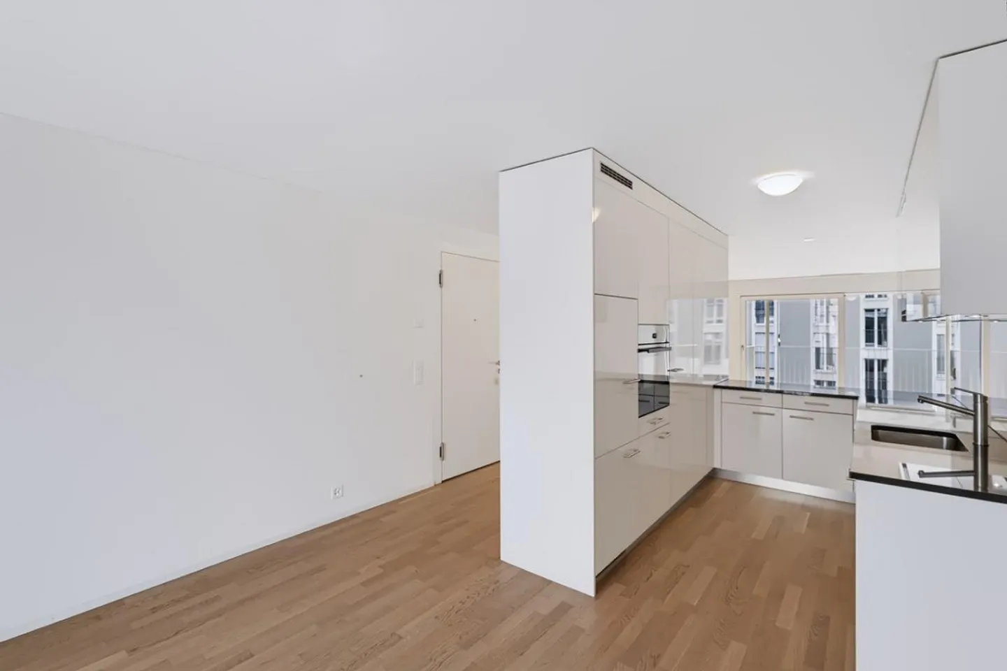 Appartamento 3.5 locali - 95 metri quadrati - CHF 2'290.00 - Foto 1 di 16