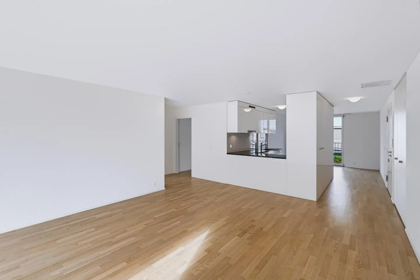 Appartamento 3.5 locali - 95 metri quadrati - CHF 2'290.00 - Foto 3 di 16