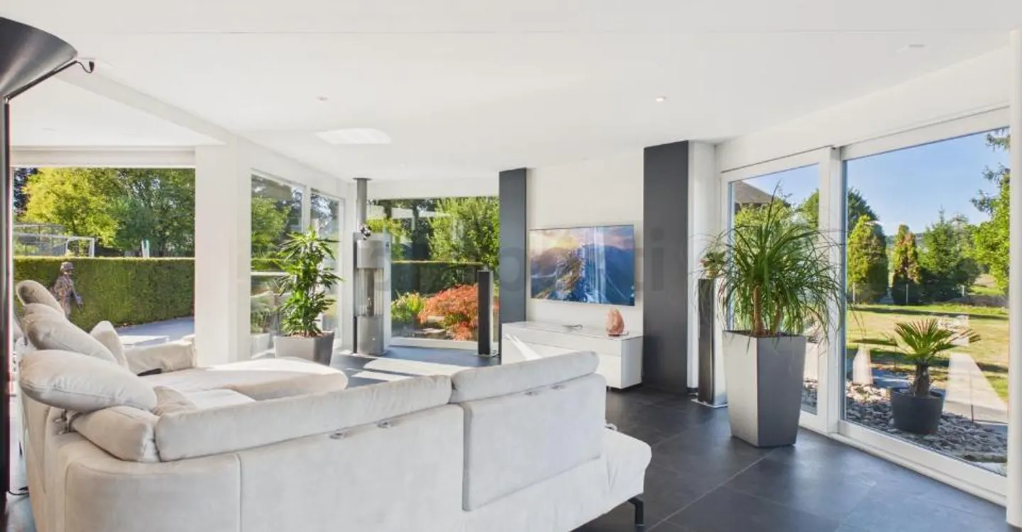 Maison familiale avec beaucoup d'espace, jardin et de nombreux extras - Photo 2 sur 13