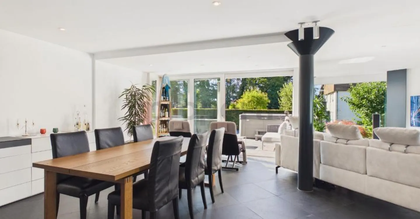 Maison familiale avec beaucoup d'espace, jardin et de nombreux extras - Photo 4 sur 13