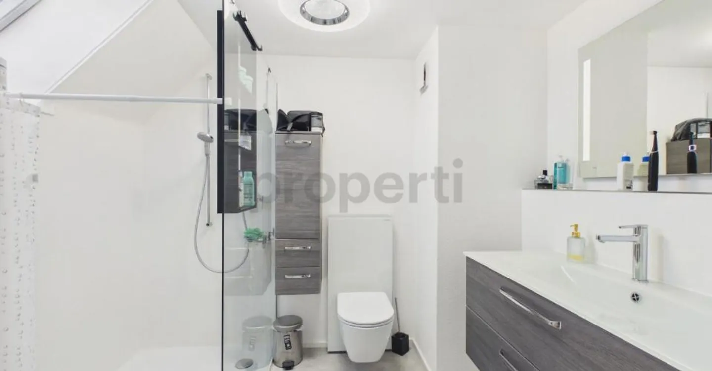 Maison familiale avec beaucoup d'espace, jardin et de nombreux extras - Photo 9 sur 13