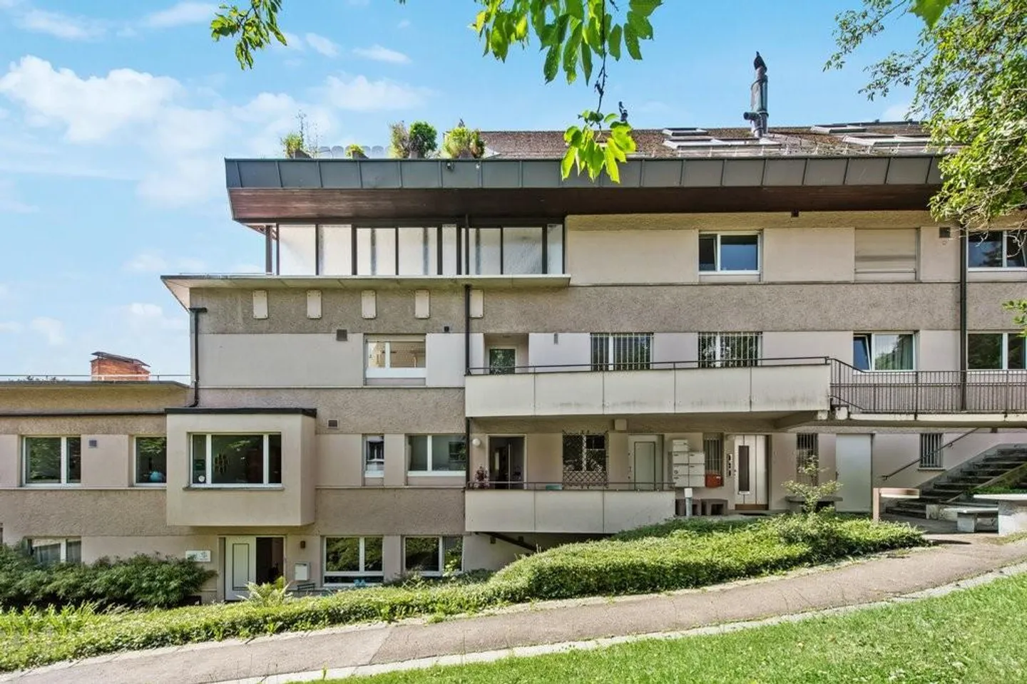 Living with a breathtaking view of Lake Zurich - Photo 1 of 11