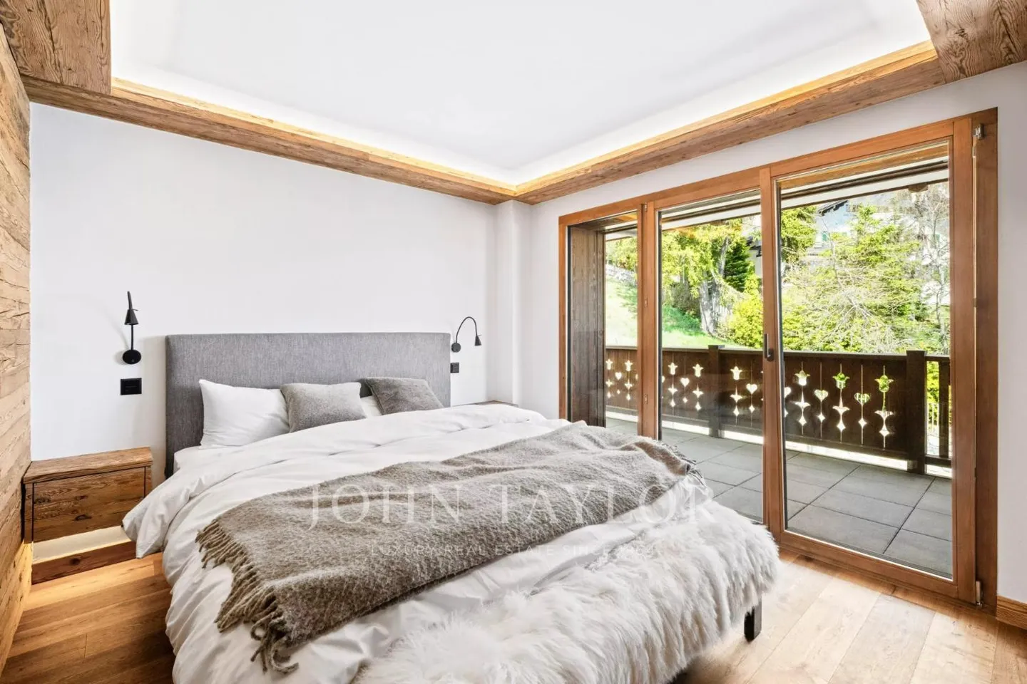 Nel cuore di Montana, spazioso appartamento recente con 4 camere da letto, grande balcone - Foto 10 di 13