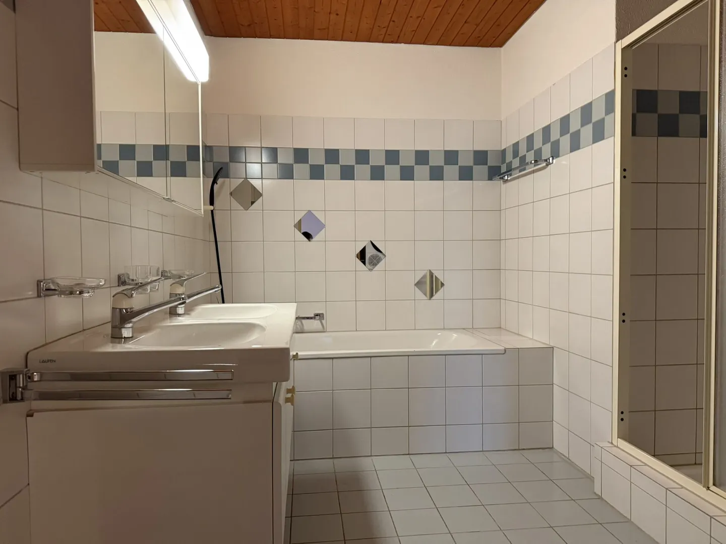 Charming 3.5-room attic apartment with fireplace in Menziken AG - Photo 11 of 13