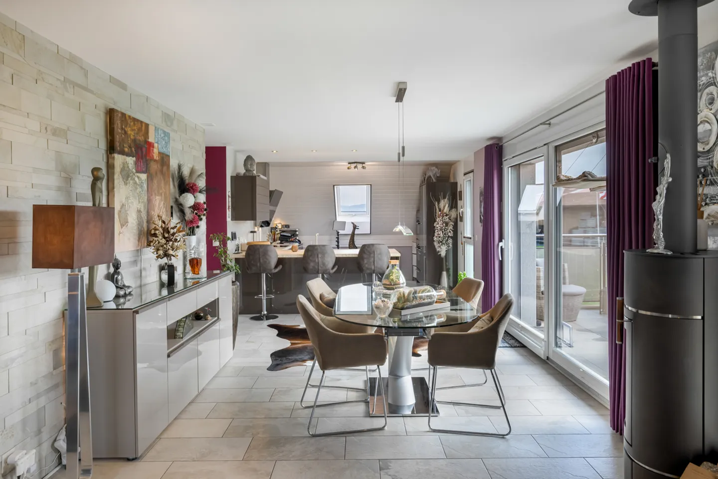Sugnens, in vendita, appartamento attico di 3,5 locali, 108 m2 con vista - Foto 2 di 11
