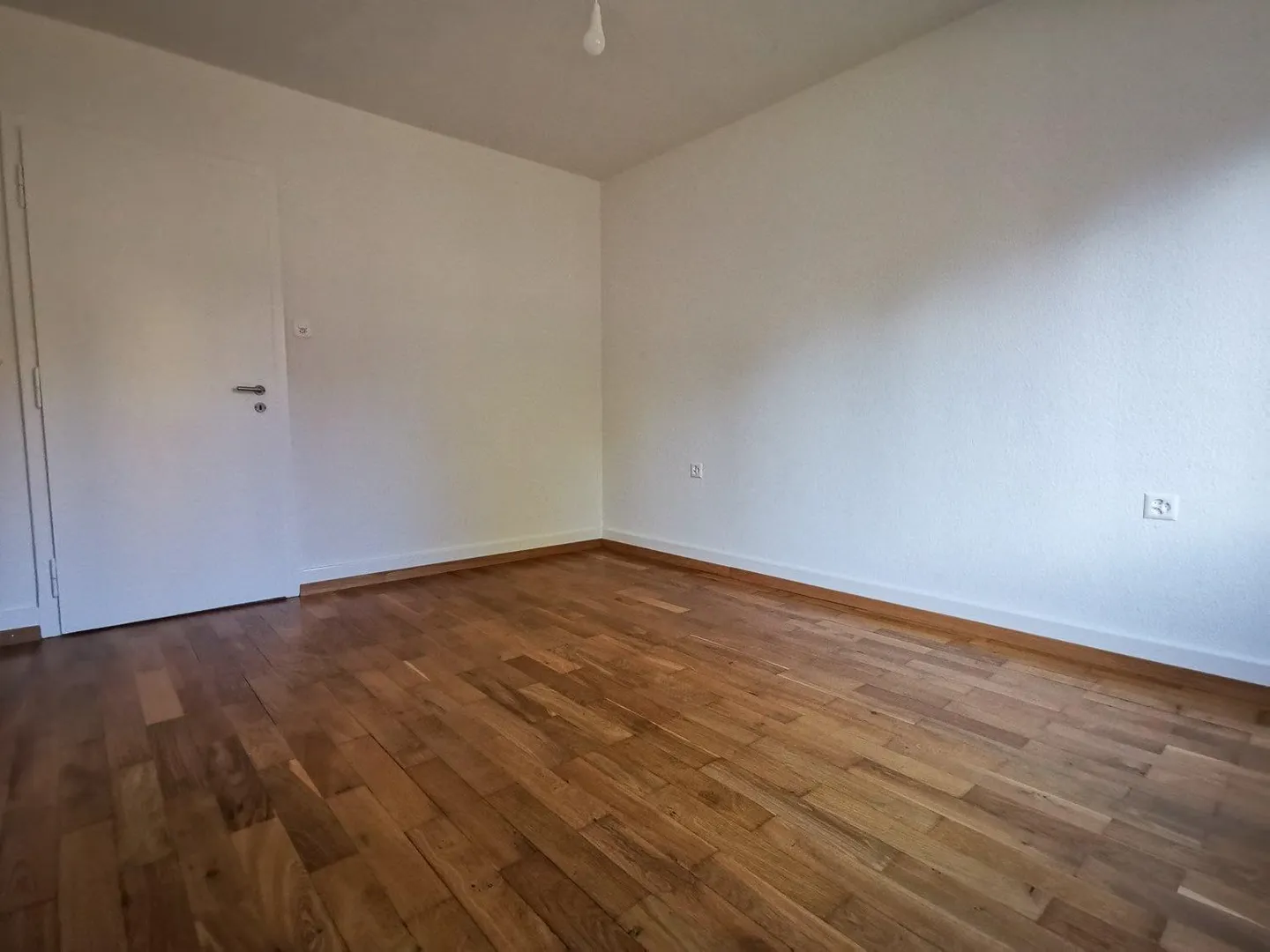 Appartement lumineux de 3 pièces avec balcon sur la rue General-Dufour à Biel - Photo 10 sur 13