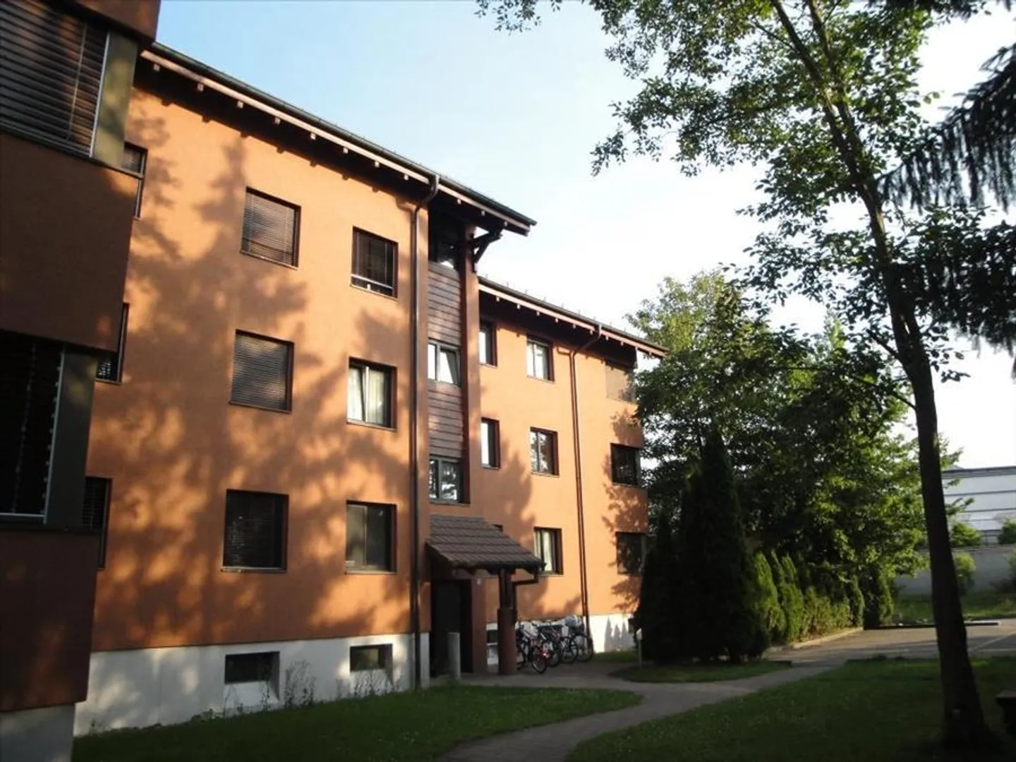 Salle de bricolage à louer - Photo 1 sur 1