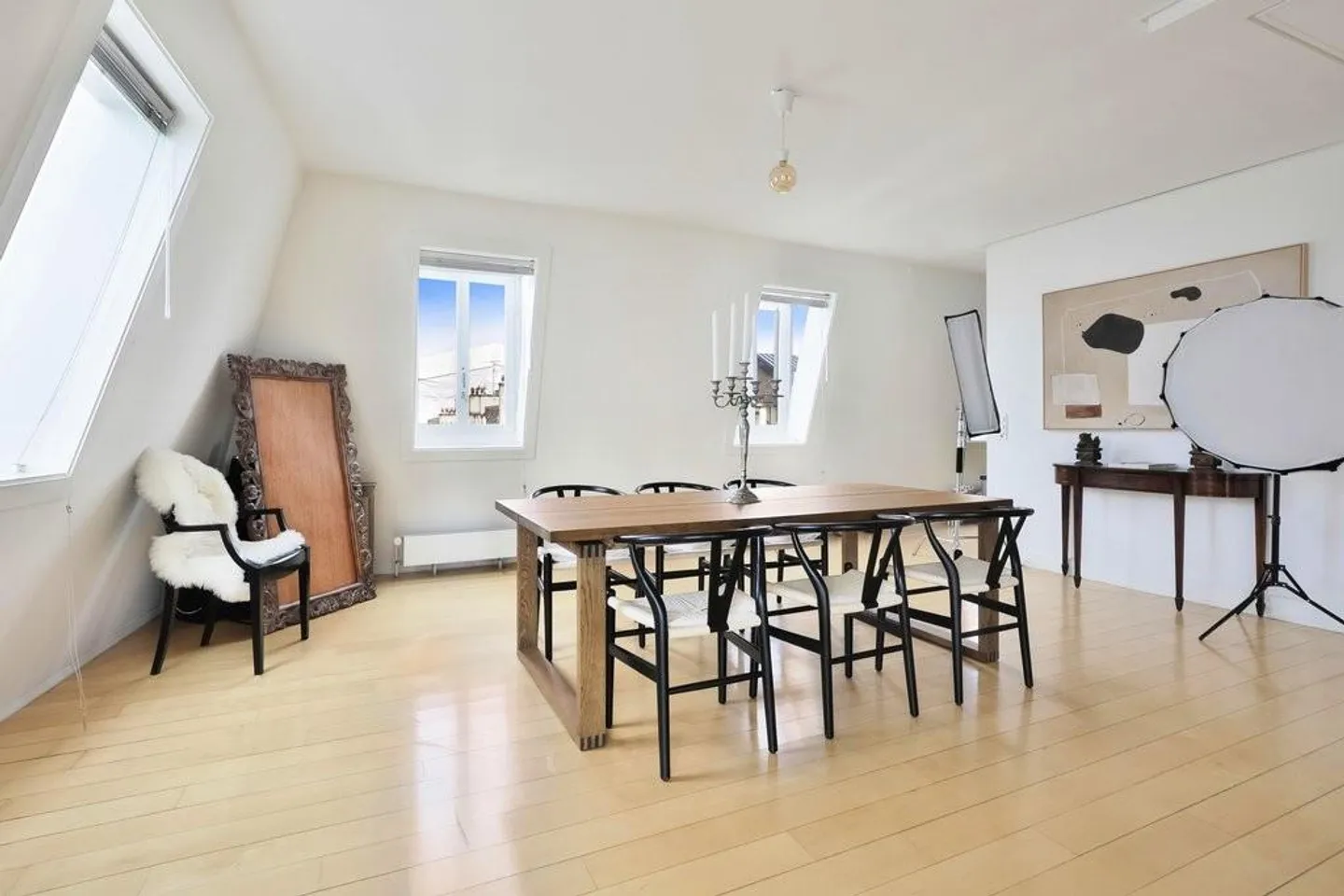 Magnificent 7-room penthouse in the city center - Photo 2 of 10