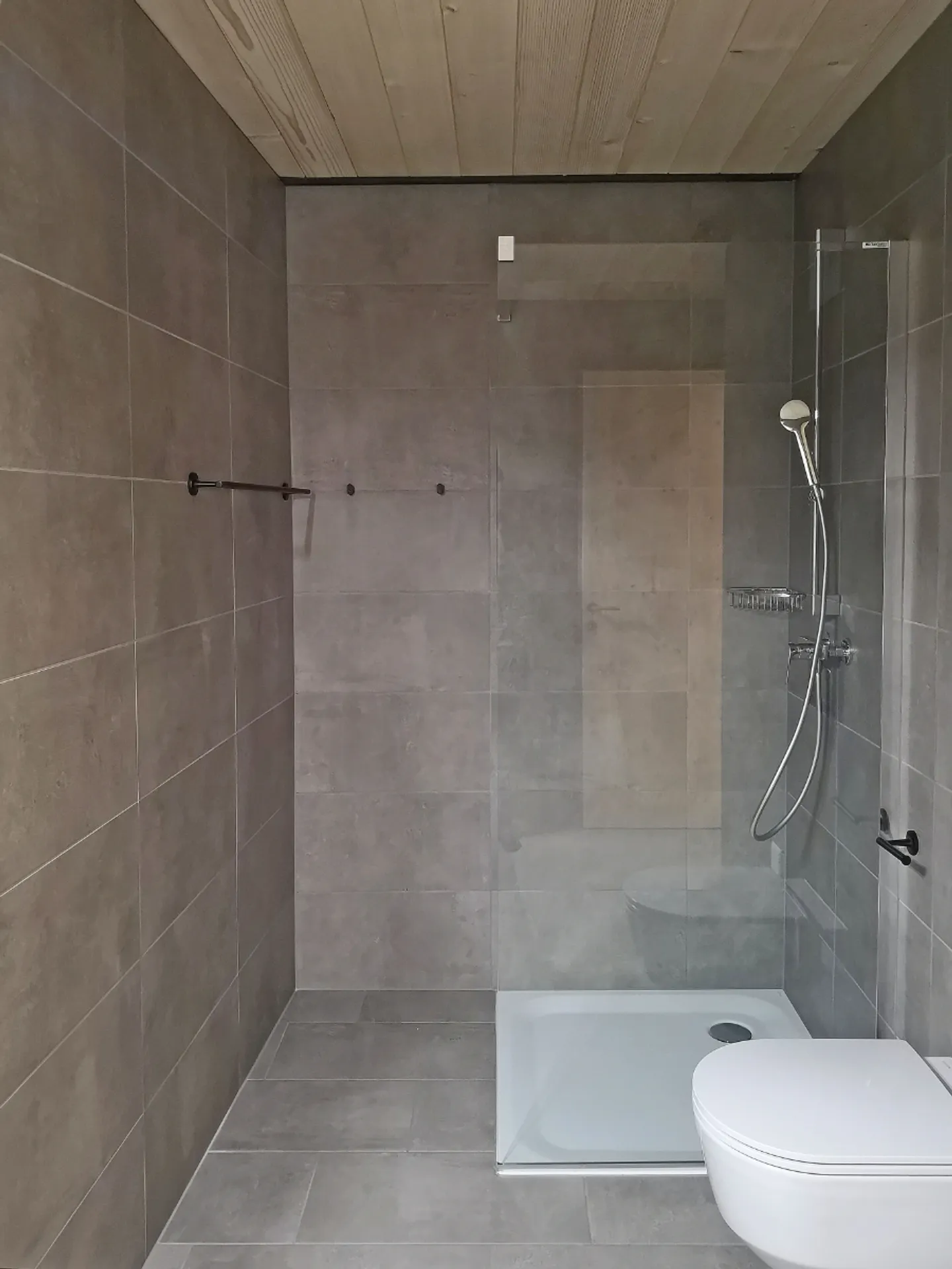 Moderne 2½-Zimmer-Wohnung im letzten Stock - Photo 6 of 7