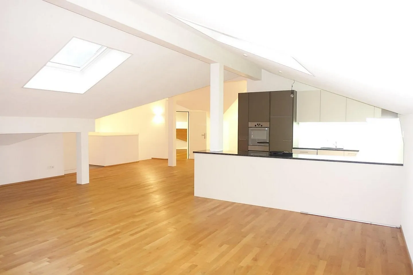 schönste 3.5 Zimmer Dachwohnung in Muotathal - Foto 1 von 15