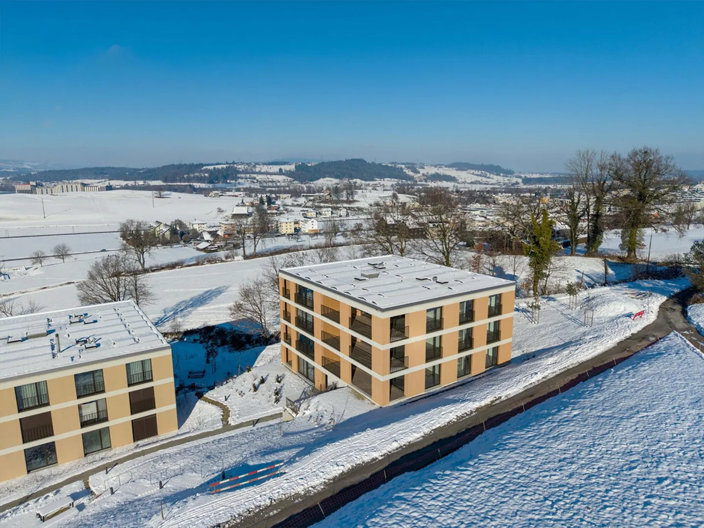 Gehobene 4.5-Zimmer Attikawohnung mit beeindruckender Fernsicht - Foto 8 von 9