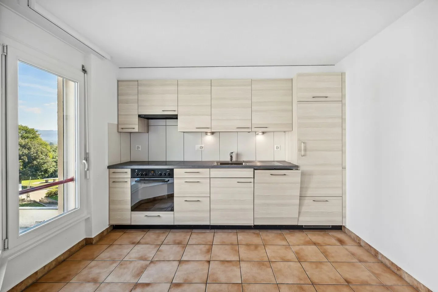 2.5 room apartment for rent in a very sunny location - Photo 1 of 11