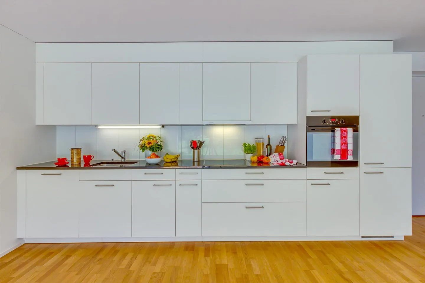 Living in Woodside - stylish and central! - Photo 6 of 9