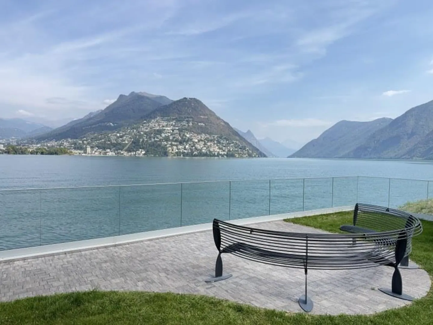 2,5 PIÈCES AVEC TERRASSE ET VUE PARTIELLE SUR LE LAC - PARADISO - Photo 12 sur 12
