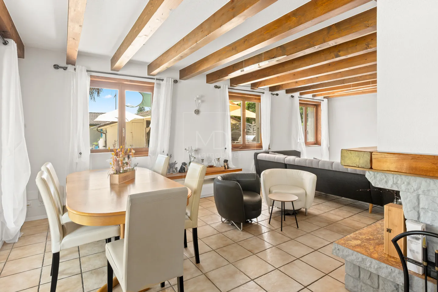 Villa spacieuse avec piscine - Photo 3 sur 13