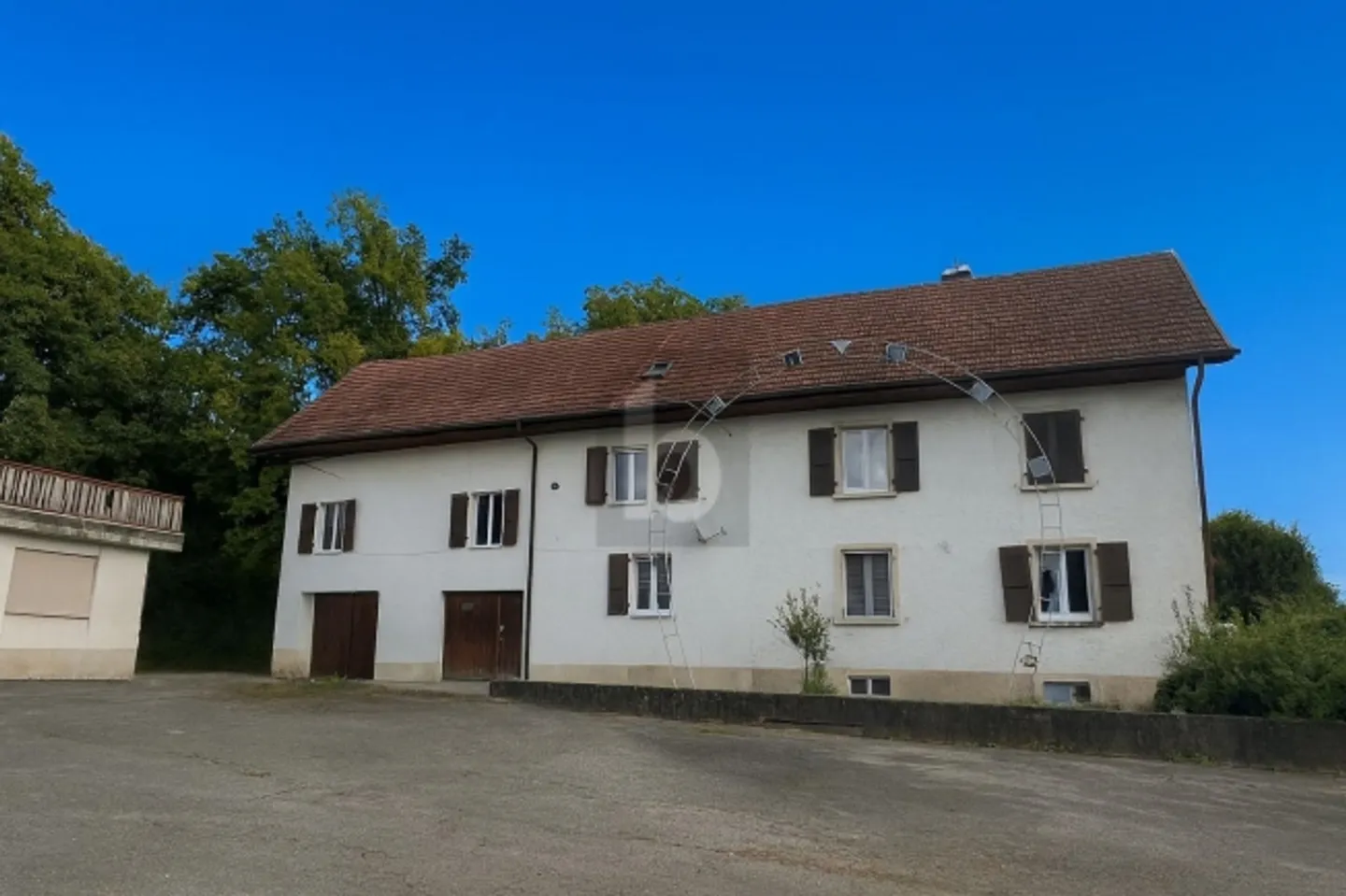 «IMMEUBLE À RENDEMENT GÉNÉREUX» - Photo 2 sur 6