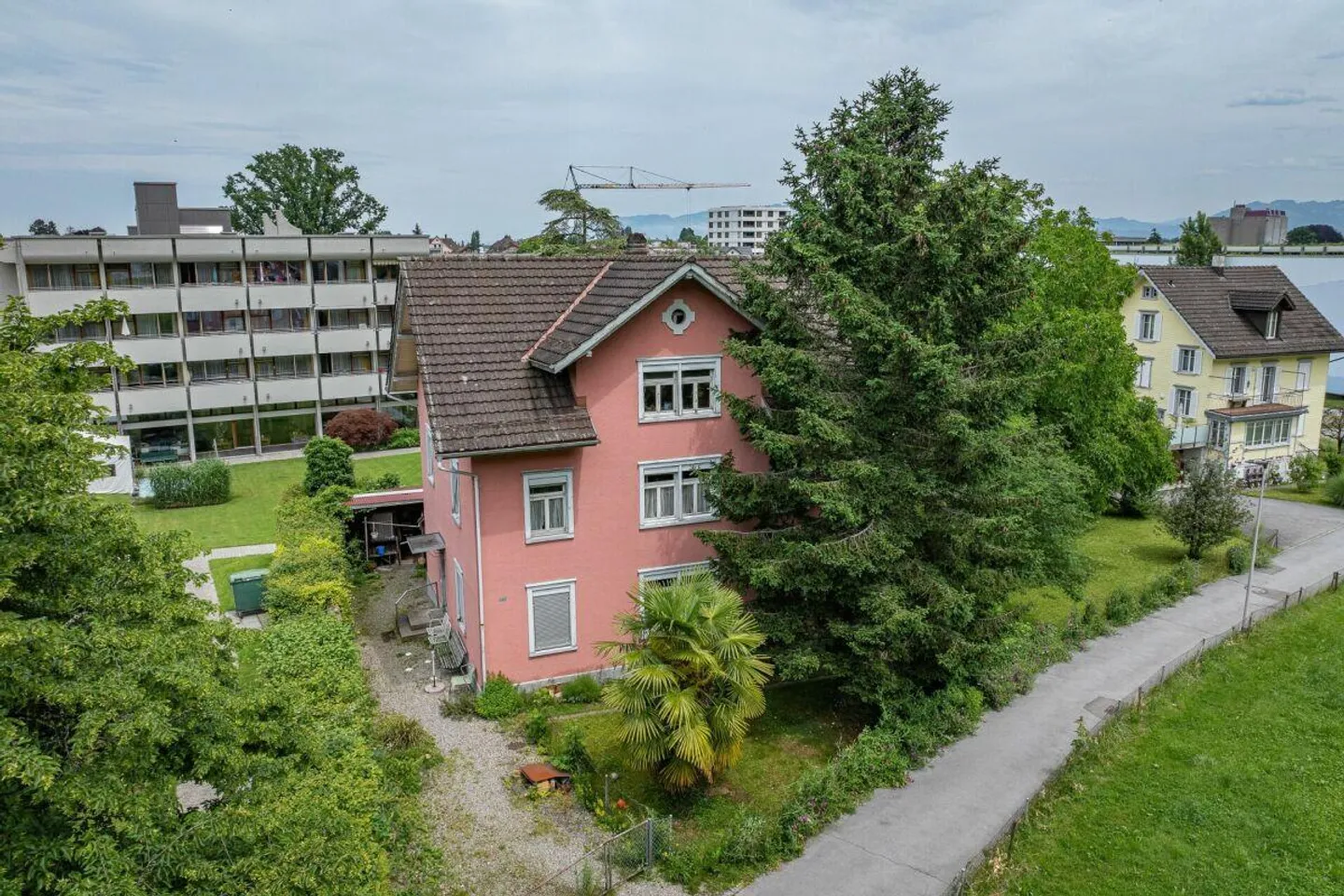 Casa trifamiliare - Foto 2 di 9