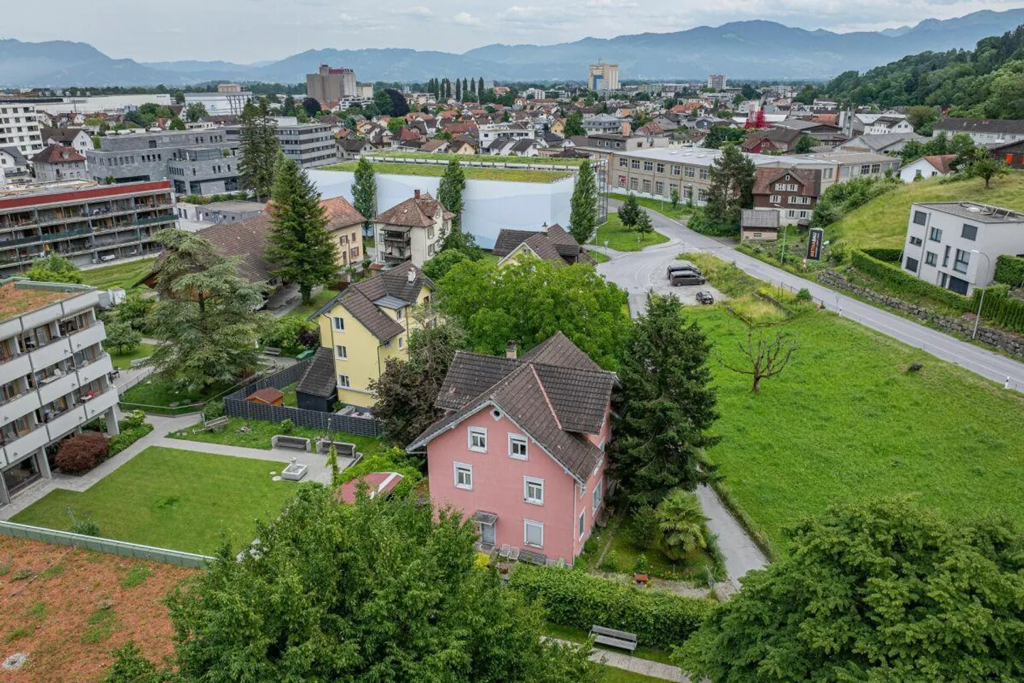 Casa trifamiliare - Foto 3 di 9