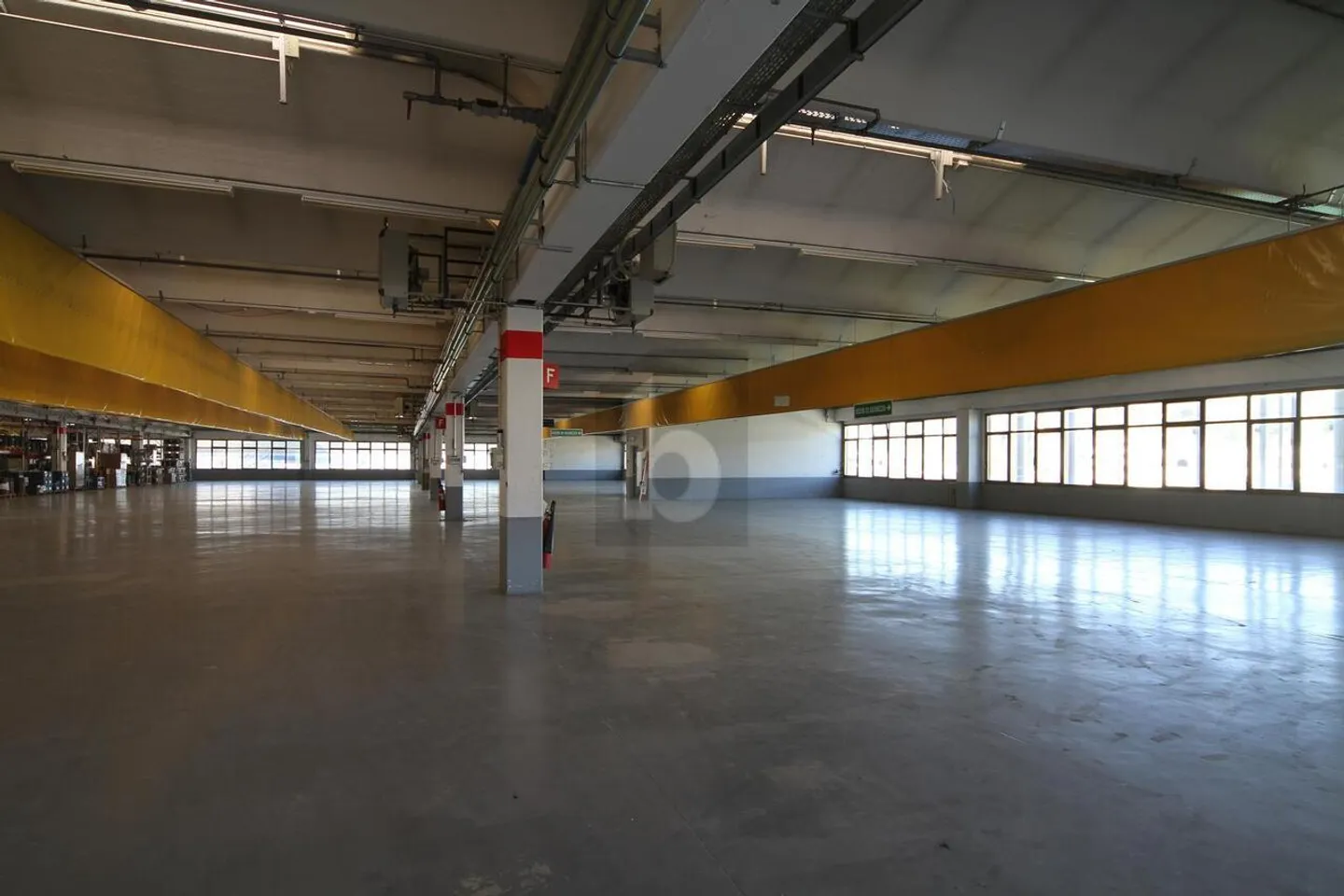 FÜR INDUSTRIELLE NUTZUNG MIT AUFZUG - Foto 2 von 4