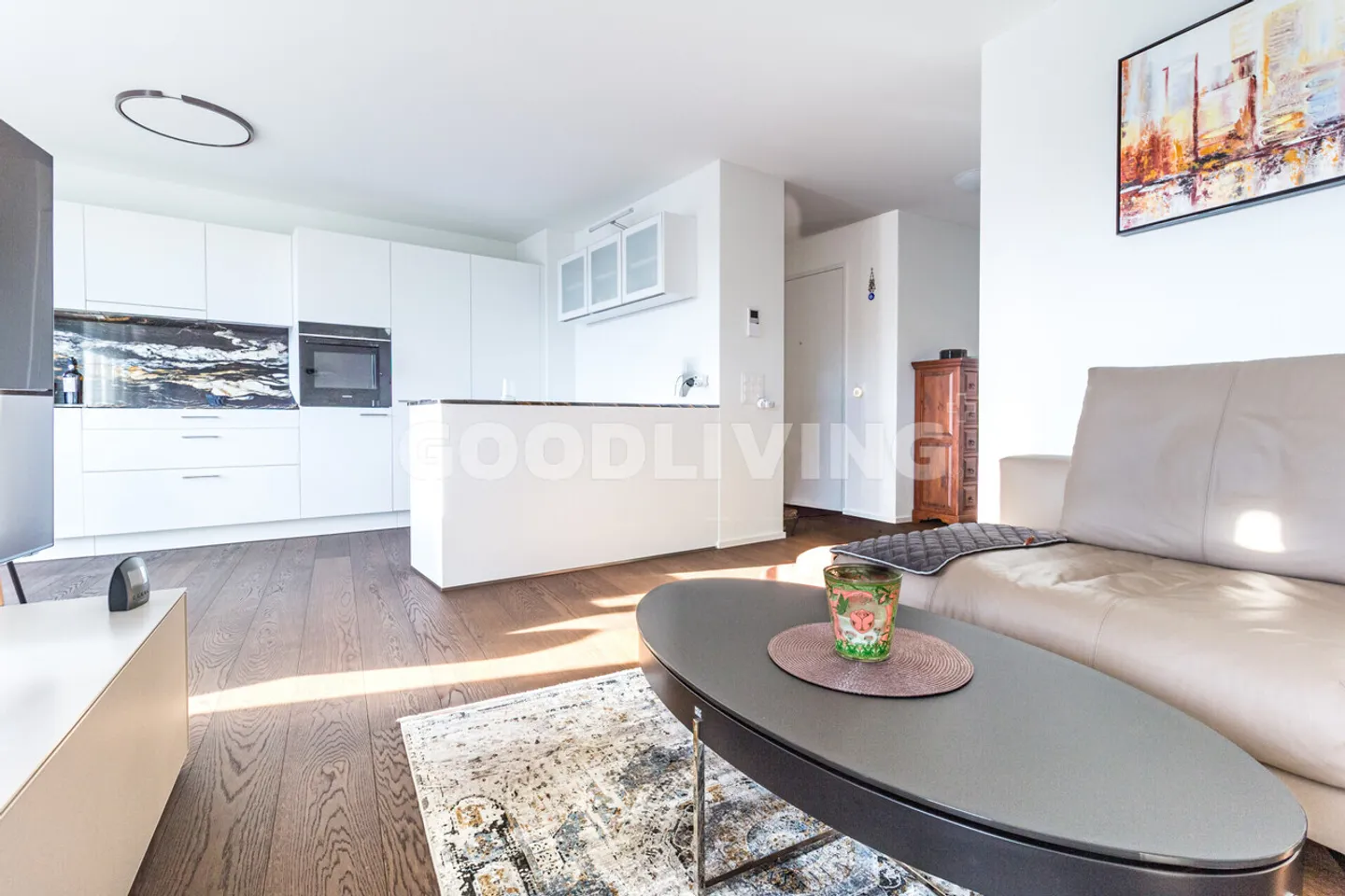 Modern Maisonette with Views - Photo 3 of 7