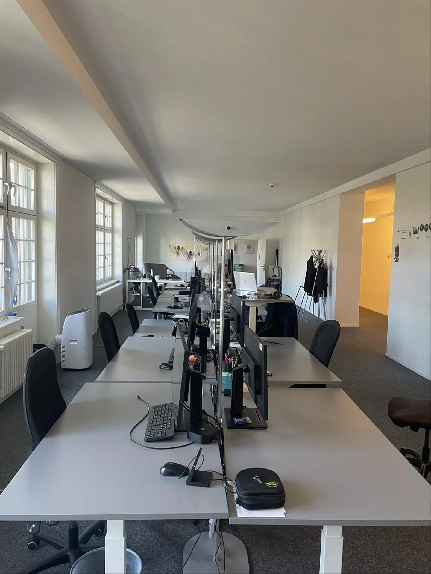 CENTRAL DIRECTLY AT BARFÜSSERPLATZ - Photo 2 of 6