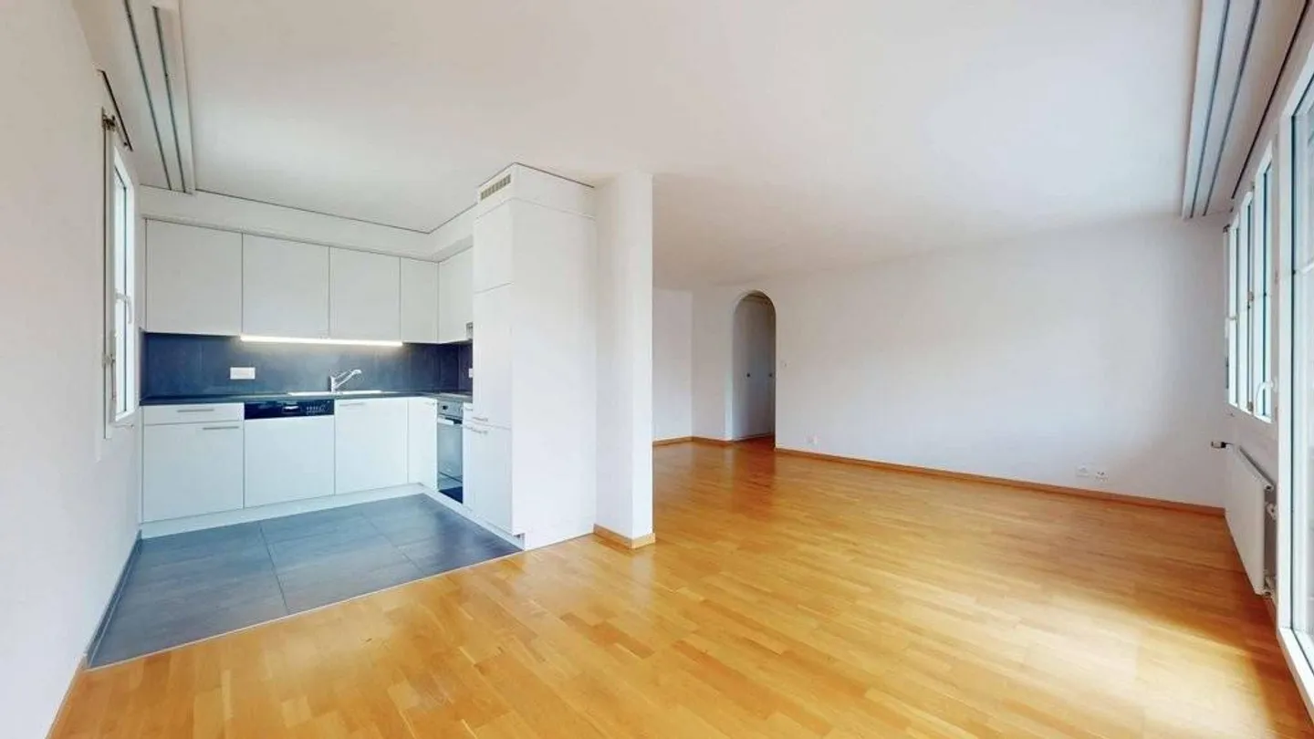 Your new home makes commuting easy - Photo 2 of 11