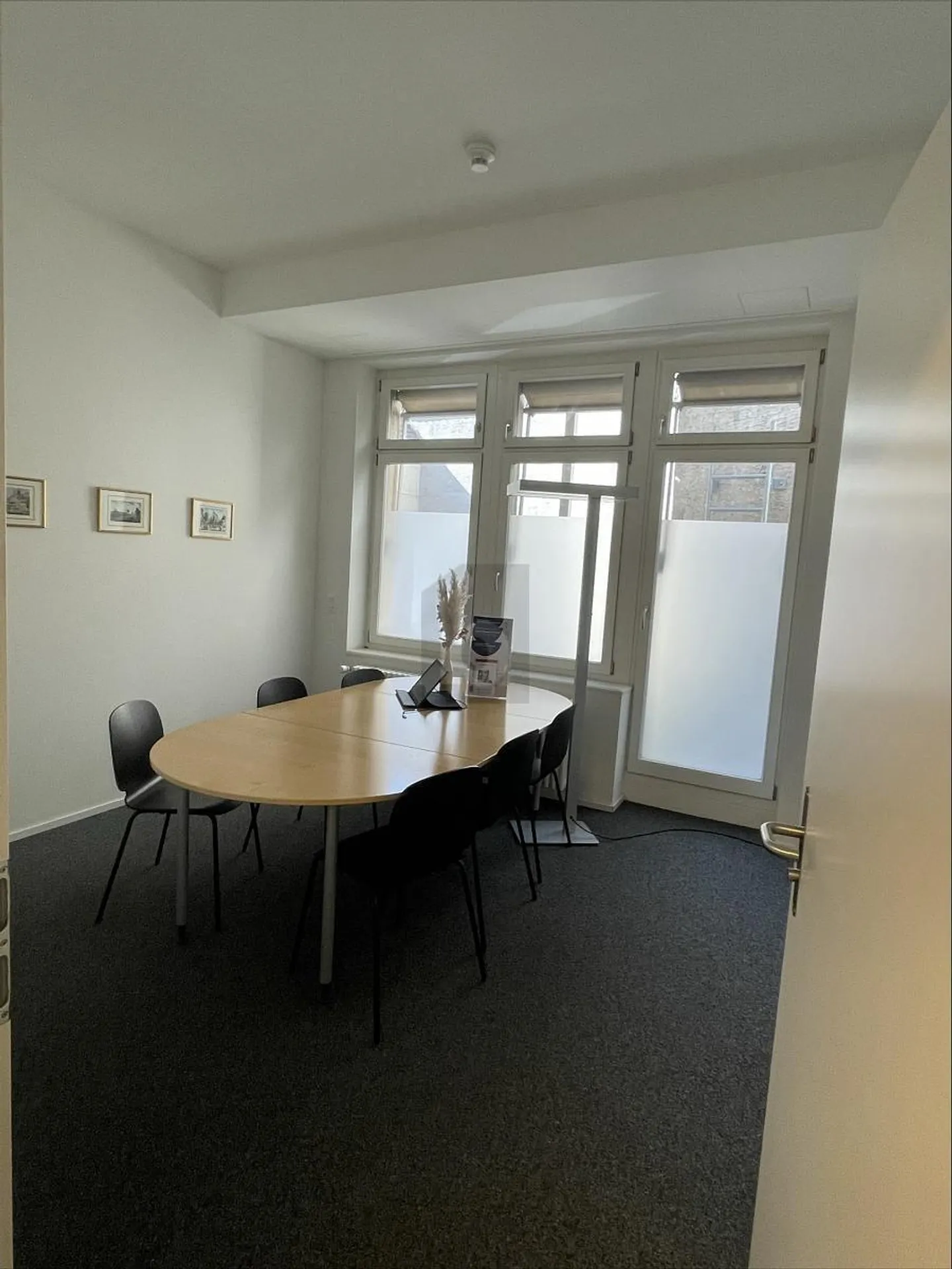 CENTRAL DIRECTLY AT BARFÜSSERPLATZ - Photo 4 of 6