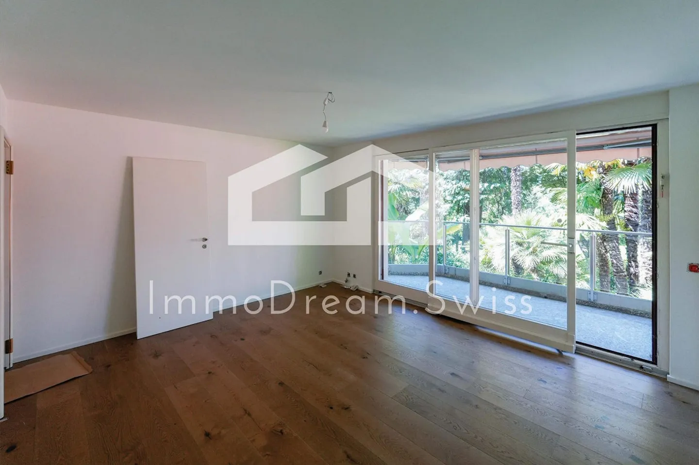 Charming Maisonette Apartment - Photo 10 of 13
