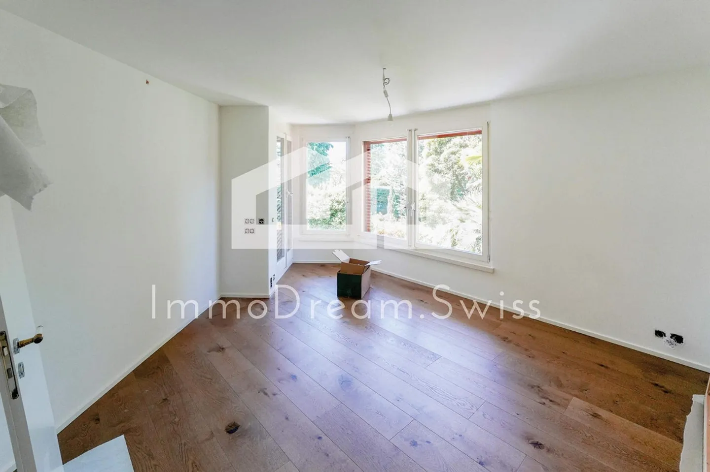 Charming Maisonette Apartment - Photo 11 of 13