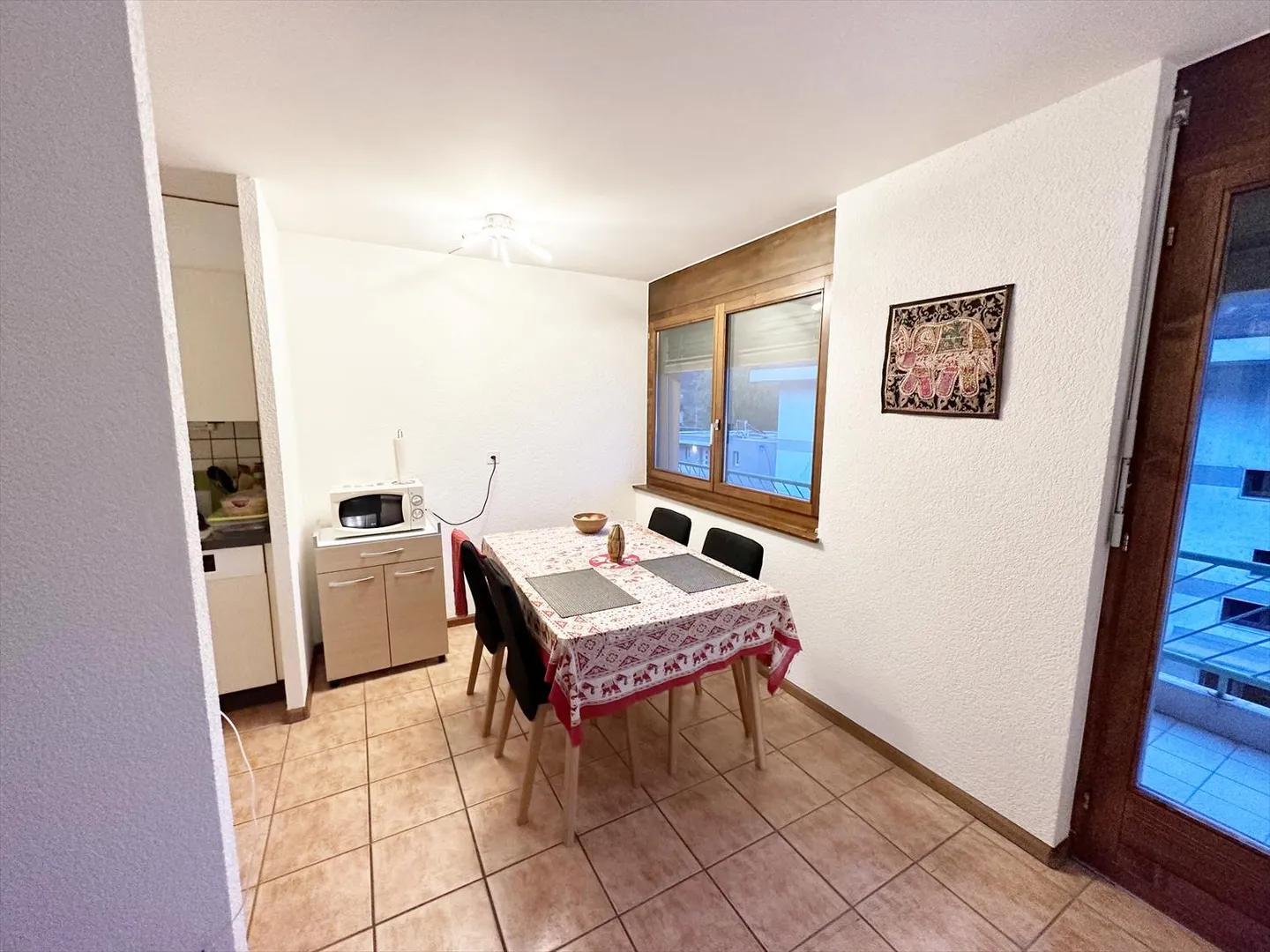 St-Léonard, 2.5-room apartment near the underground lake without parking - Photo 4 of 9