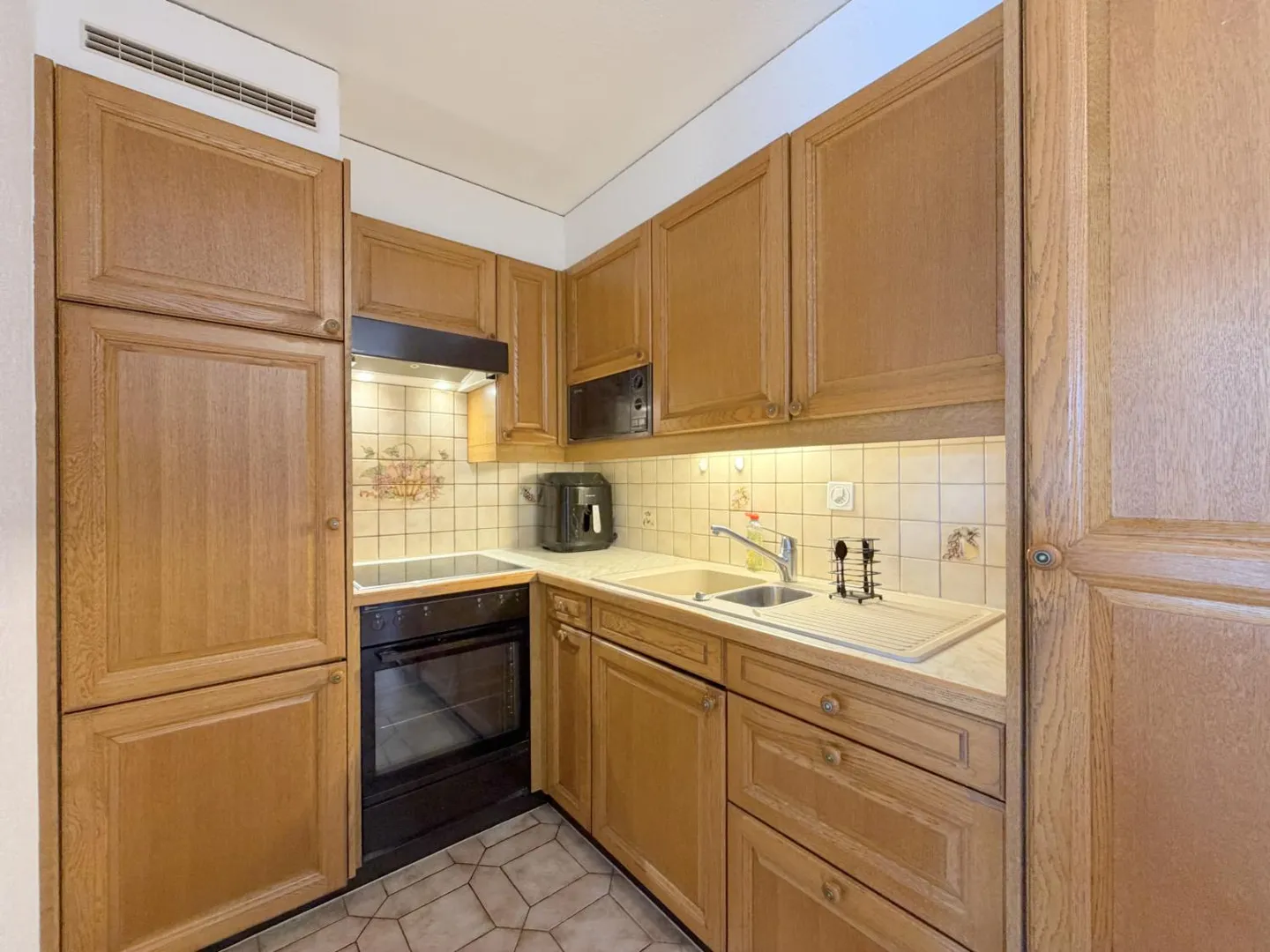 Appartement Charmant avec Vue Montagne - Photo 7 sur 13