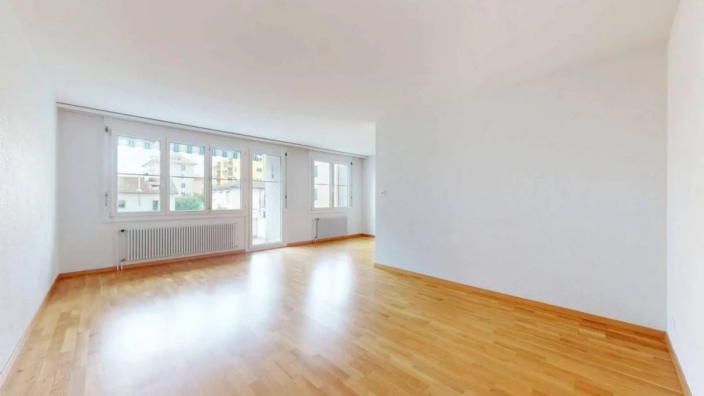 Your new home makes commuting easy - Photo 5 of 11