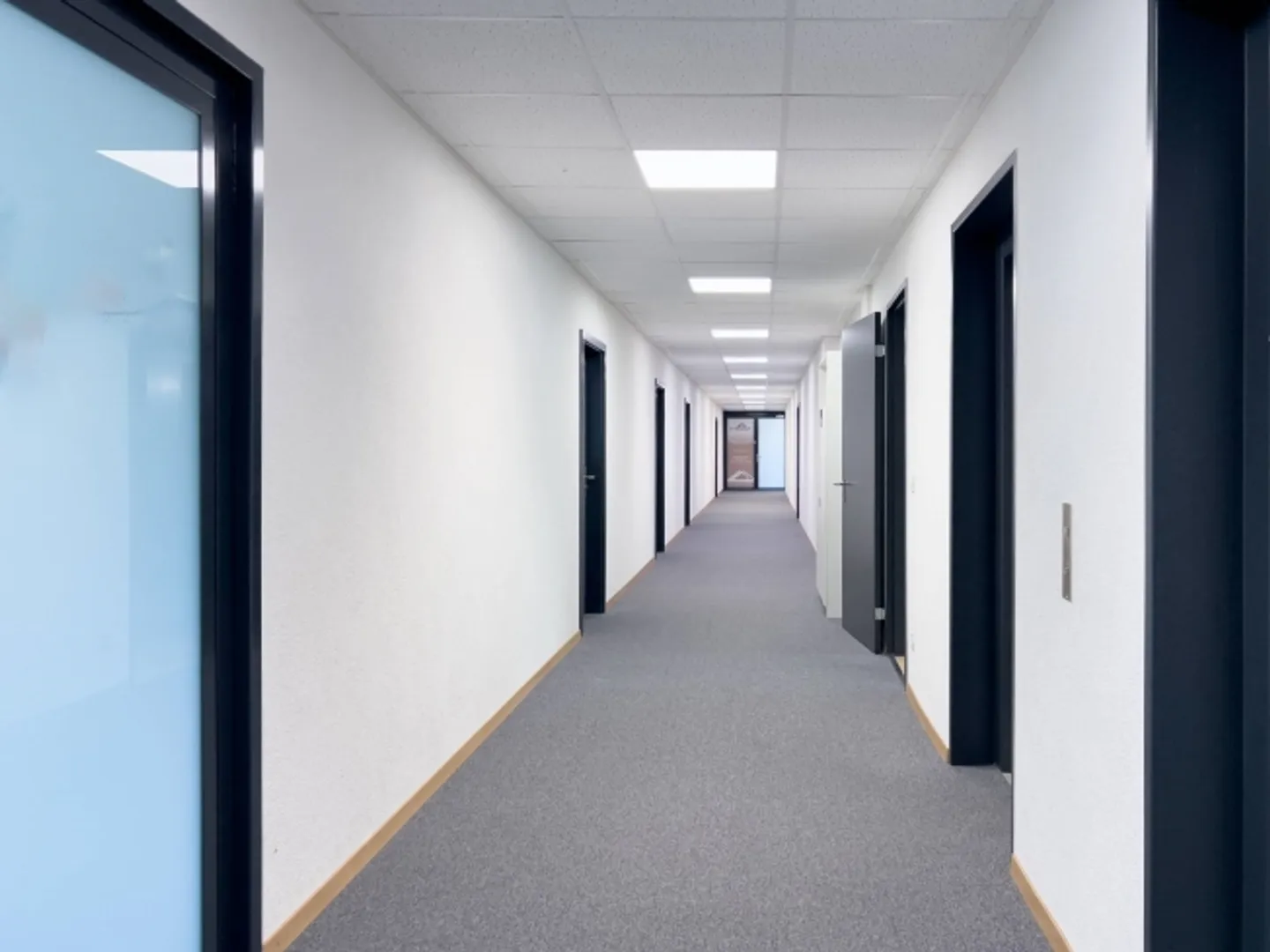 «Büros, Verwaltungsräume von 400m2 zu vermieten in Satigny» - Foto 5 von 7