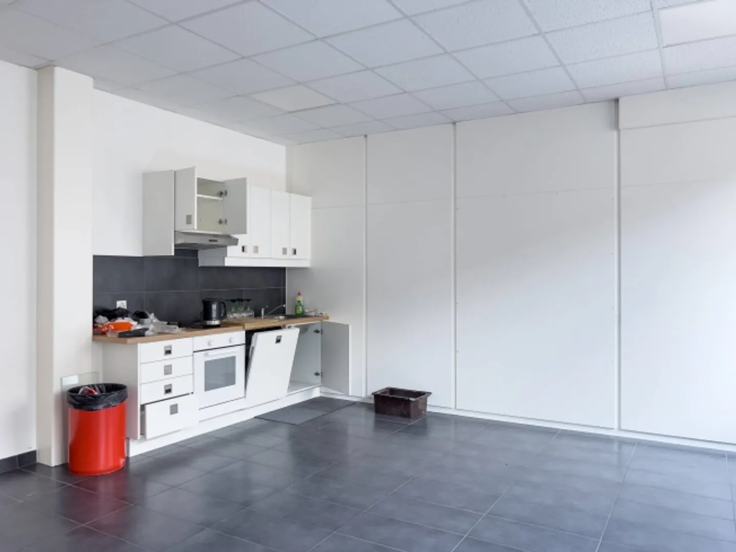 «Büros, Verwaltungsräume von 400m2 zu vermieten in Satigny» - Foto 6 von 7