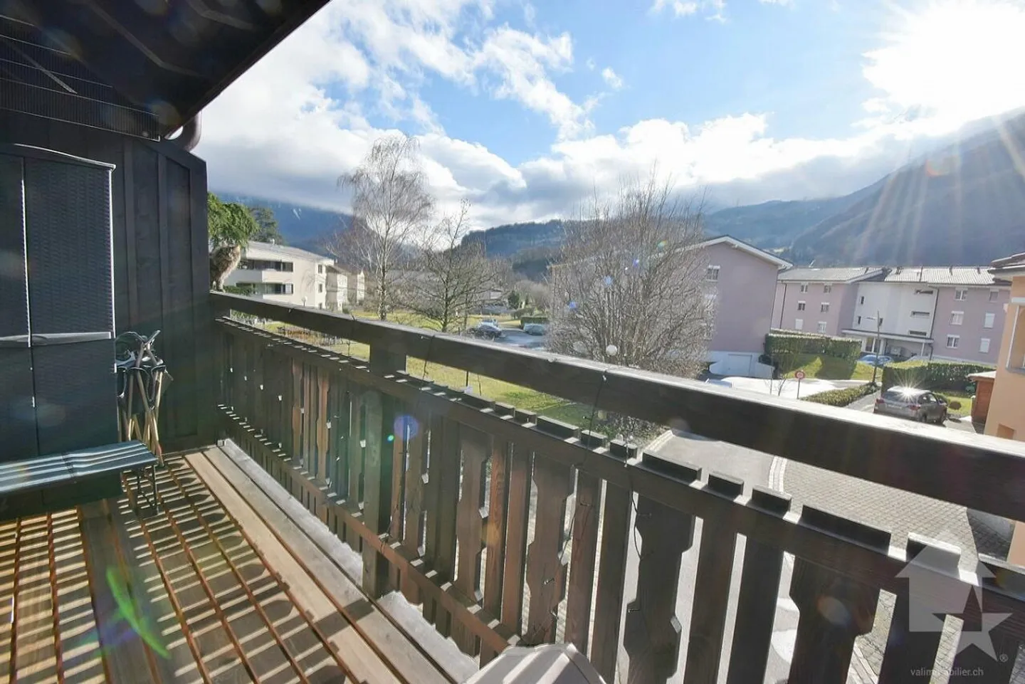 Schöne 5,5 Zimmer, geräumig, renoviert und einschließlich 2 Parkplätze - Foto 1 von 16